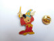 Beau Pin's , Disney , Mickey , Magicien , Signé Disney Made In Taïwan , Grosses Lettres - Disney