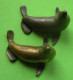 2 Bronzes Anciens Avec Otaries Ancient Bronze With Sea Lions 442g & 428 G à Nettoyer Port Franco Pour France Métro - Bronzen