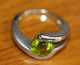 Très Belle Bague Argent Solitaire Avec Cabochon De Peridot / Olivine - Silver Ring - Rings