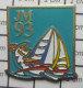 713B Pin's Pins / Beau Et Rare / SPORTS / VOILE VOILIER POISSON  JEUX MEDITERRANEENS 1993 JM93 - Voile