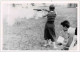 Sport. N°46662 . Tir. Femme Tirant Au Fusil. . Arme .  Carte Photo Souple. - Shooting (Weapons)