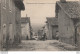 X18-82) BEAUMONT DE LOMAGNE (TARN ET GARONNE) UNE VIEILLE RUE - ( ANIMATION - HABITANTS - 2 SCANS ) - Beaumont De Lomagne