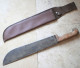 Couteau Machette Avec étui Sans Doute Militaire - époque Après Guerre Ou WWII   Longueur Lame 39 Cm - Knives/Swords