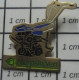 713B Pin's Pins / Beau Et Rare : MARQUES / MAGASIN VERT MOTOCULTEUR - Marques