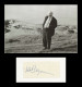 John Betjeman (1906-1984) - English Poet - Rare Signed Sticker + Photo - 1983 - Schriftsteller