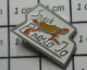 713B Pin's Pins / Beau Et Rare : ALIMENTATION / HOT DOG SNACK PRESTO JO - Lebensmittel