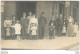 CARTE PHOTO GROUPE DE PERSONNES A GAUCHE UNE AFFICHE PARLE DE CONSCRITS - A Identifier