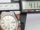Delcampe - Vintage Orient KANJI DATE White Dial Men Quartz Watch Japan Round Shape 41mm - Antike Uhren
