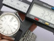 Delcampe - Vintage Orient KANJI DATE White Dial Men Quartz Watch Japan Round Shape 41mm - Watches: Old