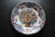 Beau Plat (28 Cm De Diamètre) En Faïence Polychrome De Delft Makkum à Décor D'un Bouquet De Fleur Panier Fleuri Royal - Delft (NLD)