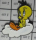 3217 Pin's Pins / Beau Et Rare / CINEMA / DESSIN ANIME TITI CANARI SUR UN NUAGE - Cinema