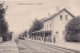 E17-42) ANDREZIEUX (LOIRE) LA GARE -  - ANIMEE - TRAIN - VOYAGEURS - ( 2 SCANS ) - Andrézieux-Bouthéon