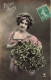 FETES ET VOEUX - Nouvel An - Une Femme Tenant Un Bouquet De Gui - Colorisé - Carte Postale Ancienne - Neujahr