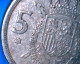 Delcampe - 5 Pesetas Del Rey Juan Carlos I, Del Año 1975. Escudo Con Estrella *76 -  Verzamelingen