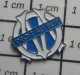 115E Pin's Pins / Beau Et Rare / THEME SPORTS / CLUB FOOTBALL OLYMPIQUE DE MARSEILLE DROIT AU BUT - Voetbal