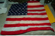 FOULARD EN DRAPEAU AMERICAIN , 100 % COTON  ,DIMENSION 53 CM  X 53 CM ,BON ETAT VOIR PHOTOS . POUR TOUT RENSEIGNEMENT ME - Patches