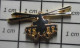 710g Pin's Pins / Beau Et Rare / AVIATION / HELICOPTERE DE COMBAT NOIR - Vliegtuigen