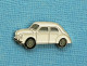 1 PIN'S /  ** RENAULT 4 CV / 4 CYLINDRES EN LIGNE & 8 SOUPAPES ** - Renault