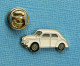 1 PIN'S /  ** RENAULT 4 CV / 4 CYLINDRES EN LIGNE & 8 SOUPAPES ** - Renault