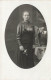 CARTE PHOTO - Femme Avec Des Fleurs - Carte Postale Ancienne - Photographie