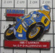 713C Pin's Pins / Beau Et Rare / MOTOS / Très Grand Pin's 1985 CH SARRON Delle ? GP ALLEMAGNE 500 Cc YAMAHA - Motorräder