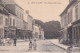 D20-10) ARCIS SUR AUBE - PLACE  ARMES - COTE OUEST  - ANIMEE - HABITANTS - COMMERCES - ( 2 SCANS ) - Arcis Sur Aube