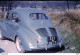 Photo Diapo Diapositive Slide Gros Plan Auto Voiture RENAULT 4CV En 1961 VOIR ZOOM - Diapositives