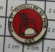 1216B Pin's Pins / Beau Et Rare / ASSOCIATIONS / SYNDICAT CGT VIVRE ET TRAVAILLER AU PAYS - Associations