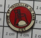 1216B Pin's Pins / Beau Et Rare / ASSOCIATIONS / SYNDICAT CGT VIVRE ET TRAVAILLER AU PAYS - Associazioni