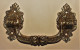 ANCIEN LOT 2 POIGNEES DE TIROIR BRONZE SIGNE E. MULLER PARIS STYLE LOUIS XV TBE - Bronzen