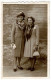 Carte Photo - Deux Jeunes Femmes En Manteaux, Fourrure Au Col Et Chapeaux - 11 Mai 1941, Georgette Vieillard - Moda