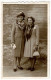 Carte Photo - Deux Jeunes Femmes En Manteaux, Fourrure Au Col Et Chapeaux - 11 Mai 1941, Georgette Vieillard - Mode