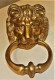 VINTAGE ANCIEN GROS HEUROIR DE PORTE  EN LAITON DECOR TETE DE LION ITALY TBE - Otros & Sin Clasificación