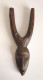 Ancien Petit Lance-pierres (H: 20,5 Cm), Ethnie Baoulé, Côte D’Ivoire, 2ème Moitié 20ème Siècle - Afrikaanse Kunst