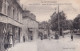 B8-46) GOURDON - LOT - AVENUE DE SARLAT ET LA PROMENADE DE L ' ARBRE ROND - ANIMEE - HABITANTS -  - ( 2 SCANS ) - Gourdon