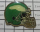 1322 Pin's Pins / Beau Et Rare / SPORTS / CASQUE DE FOOTBALL AMERICAIN VERT AVEC UNE AILE BLANCHE Grand Pin's - Football