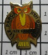 1718c Pin's Pins / Beau Et Rare : ANIMAUX / OISEAU HIBOU LE PARC STE CROIX C'EST CHOUETTE - Animals