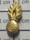 1919 Pin's Pins / Beau Et Rare / MILITARIA / GRENADE ENFLAMMEE Mini Pin's PEUT ETRE GENDARMERIE - Militari