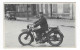 CPA CARTE PHOTO GROS PLAN SUR MOTARD, MOTOCYCLISTE, ANCIENNE MOTO MOTOCYCLETTE A IDENTIFIER, MOTOBECANE ? - Motos