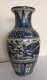 Très Beau Vase Balustre En Céramique Décoré De Dragons - Chine, Milieu 20ème Siècle. - Art Asiatique