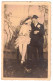 TRÈS BELLE CARTE PHOTO : COUPLE D'AMOUREUX - COUPE DE CHAMPAGNE - Début XXe - Photographe DÜSSELDORF ALLEMAGNE - Couples