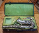 Delcampe - Saxophone Alto Couesnon Paris, Plaqué Argent, Nacre. - Musikinstrumente