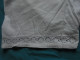 Delcampe - Ancien - Grande Culotte Fendue En Coton Blanc Avec Dentelle Années 20/30 - 1900-1940