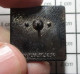 1618A  Pins Pin's / Rare & Belle Qualité MARQUES / PRET A PORTER BRUMMELL Par VMP - Marques