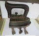 0404 16 - 50-25- LADE  700 - Antiek Strijkijzer Met Voet - Fer Antique Avec Base - Welt Platte -  4100 Gram - Ancient Tools
