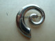 Broc-132 Broche Métal Argenté En Colimaçon De 41mm/40mm,poids=17,10g - Brooches