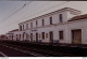 Photo Diapo Slide Diapositive TRAIN Wagon Loco Locomotive Gare SNCF De MONTEREAU Quai 5 En 1992 VOIR ZOOM - Diapositive