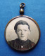 - Ancien Pendentif. Portrait D'un Militaire 12 ème Bataillon De Chasseurs Alpins - - 1914-18