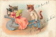 N°24894 - Fantaisie - N°8008 - Chats Habillés, L'une Assise Dans Une Brouette Poussée Par Un Autre  - Animales Vestidos