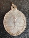 Pendentif Médaille Religieuse XIXe Argent 800 "Notre-Dame Des Ardents / Calvaire D'Arras" Religious Medal - Religione & Esoterismo